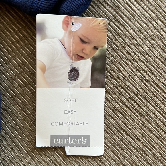 Carter’s Hooded Sweatshirt. - Picture 6 of 7